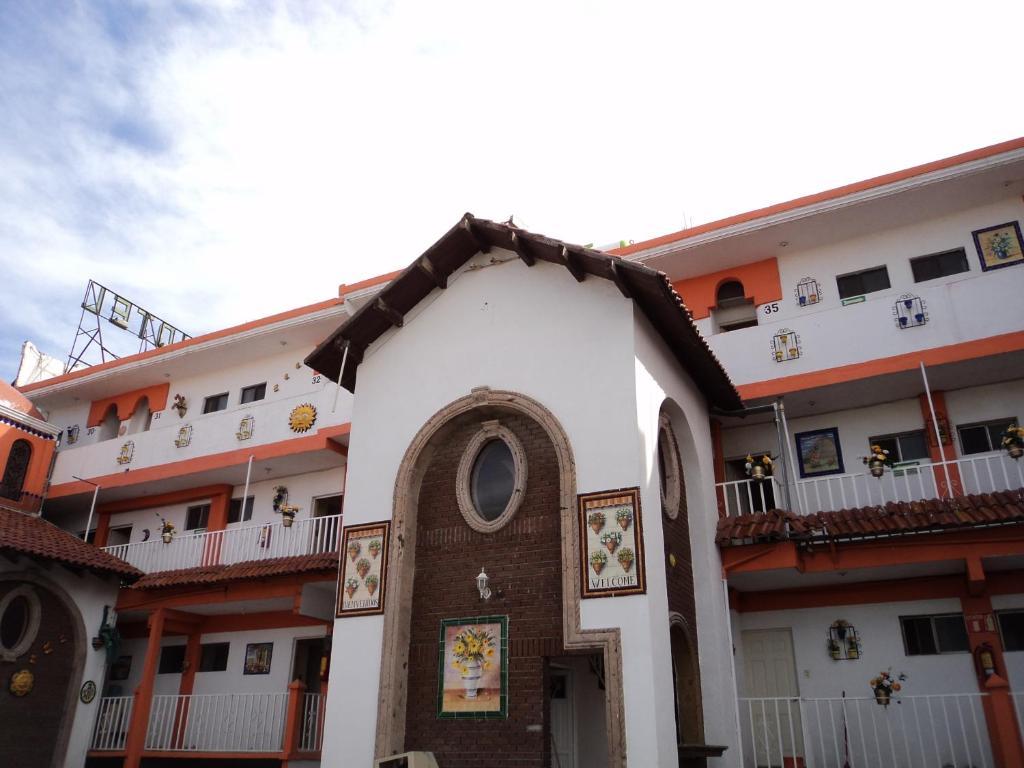Hotel Mario'S Inn Ramos Arizpe Екстер'єр фото