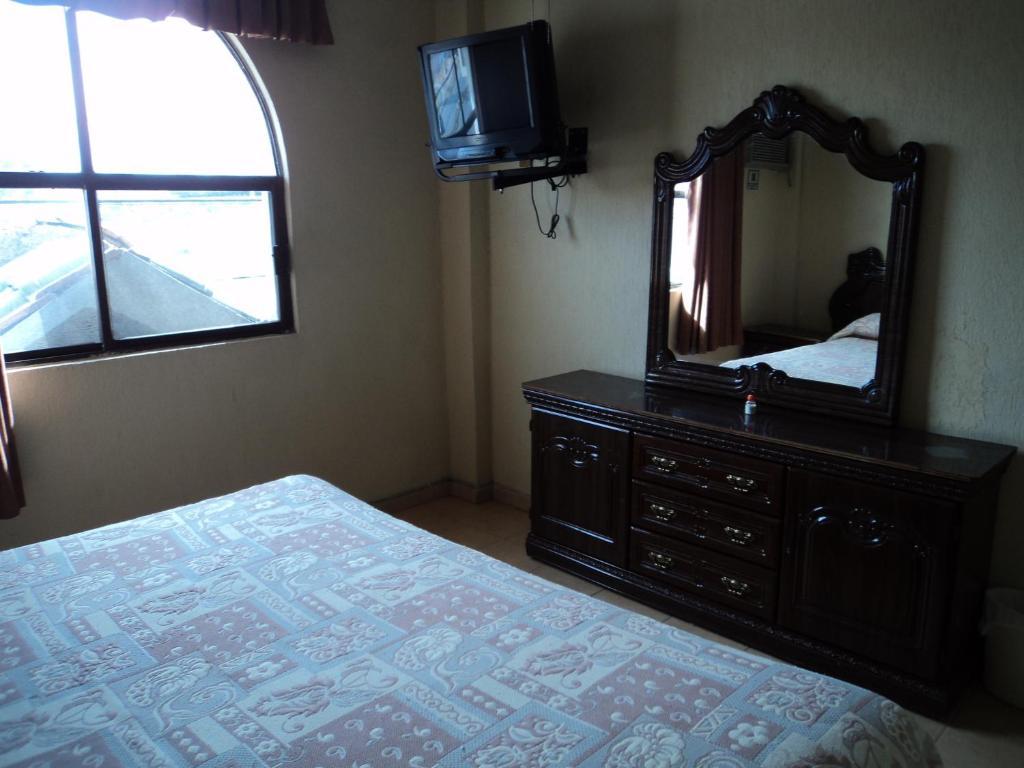 Hotel Mario'S Inn Ramos Arizpe Екстер'єр фото