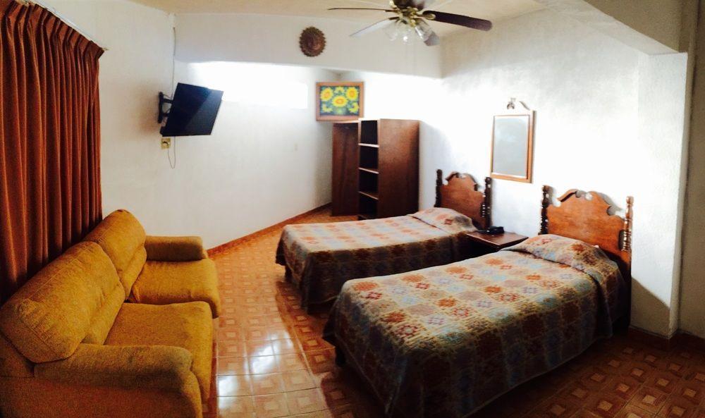 Hotel Mario'S Inn Ramos Arizpe Екстер'єр фото